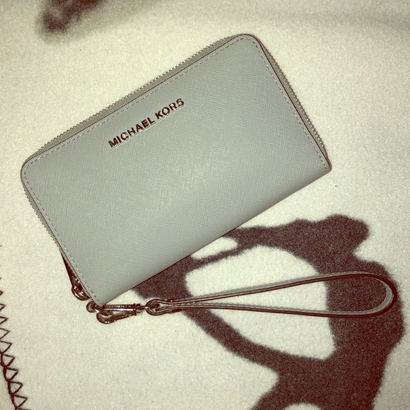Michael Kors Handbags - MICHAEL KORS Wallet Wristlet •Light Blue/Baby Blue